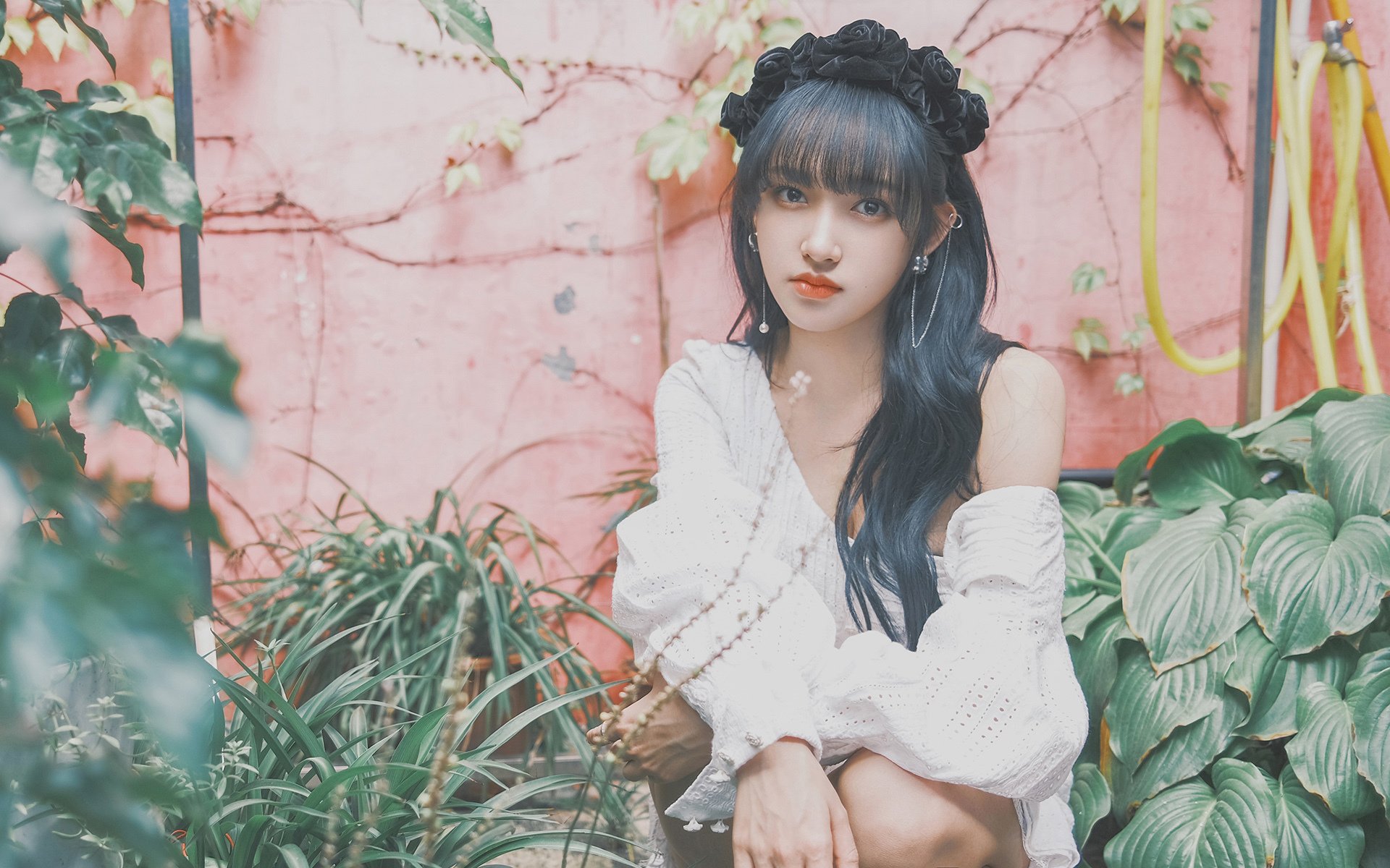 拜仁5-0奥格斯堡，莱万帽子戏法，德甲_拜仁6-0大胜夺冠莱万戴帽